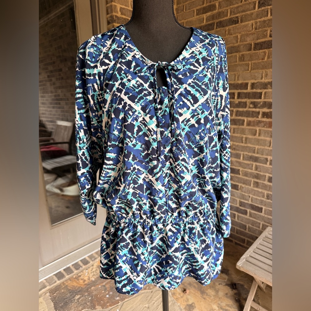 Ellen Tracy Blue and White Abstract Shirt